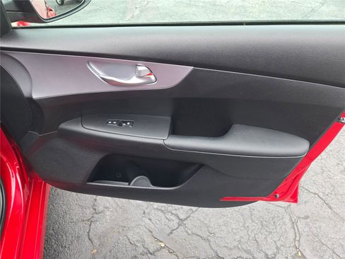 Used 2024 Kia Forte LXS image 6