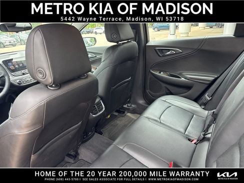 Used 2017 Chevrolet Malibu Premier w/ Driver Confidence Package FWD image 27
