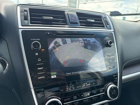 Used 2018 Subaru Outback 3.6R Limited AWD/4WD image 19