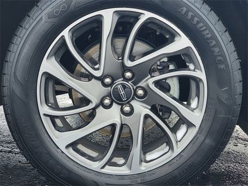 Certified 2022 Lincoln Corsair AWD w/ Equipment Group 101A image 17