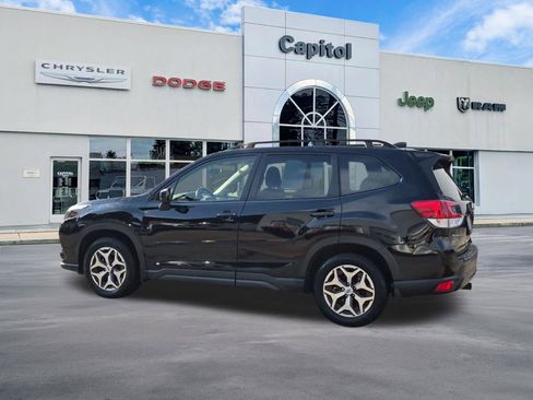 Used 2022 Subaru Forester Premium AWD/4WD image 4