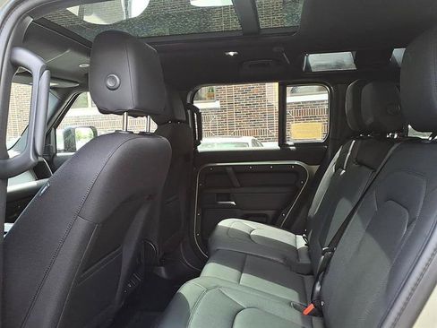 Used 2025 Land Rover Defender 110 S AWD/4WD image 12