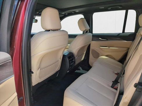 New 2025 Jeep Grand Cherokee Limited w/ Black Appearance Package image 18