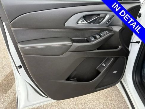 Used 2019 Chevrolet Traverse Premier w/ Driver Confidence II Package FWD image 24