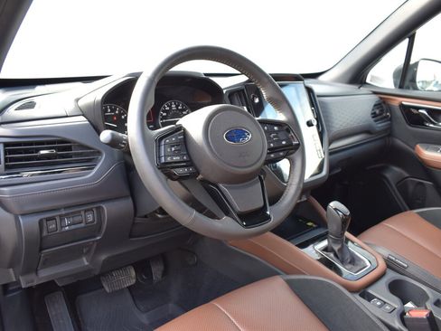 Used 2025 Subaru Forester Touring w/ Popular Package - Touring image 3