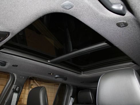 New 2025 Jeep Grand Cherokee Limited w/ Luxury Tech Group II image 22