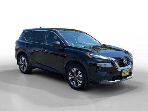Used 2023 Nissan Rogue SV image 7