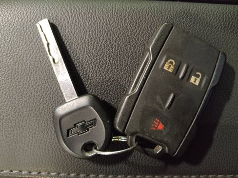 Used 2020 Chevrolet Silverado 1500 LT image 32