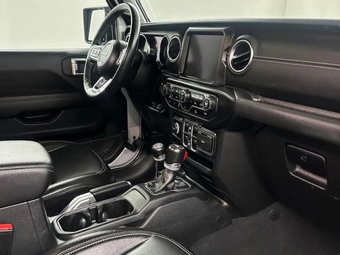 Used 2023 Jeep Wrangler Unlimited Sahara w/ Cold Weather Group AWD/4WD image 39