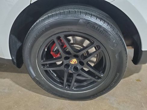 Used 2021 Porsche Macan AWD/4WD image 44