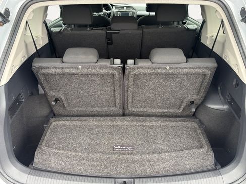 Used 2018 Volkswagen Tiguan S image 13