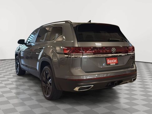 Used 2024 Volkswagen Atlas SE AWD/4WD image 22