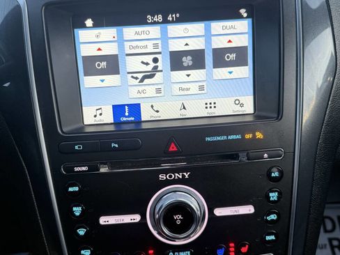 Used 2018 Ford Explorer Limited w/ Ford Safe & Smart Package image 28