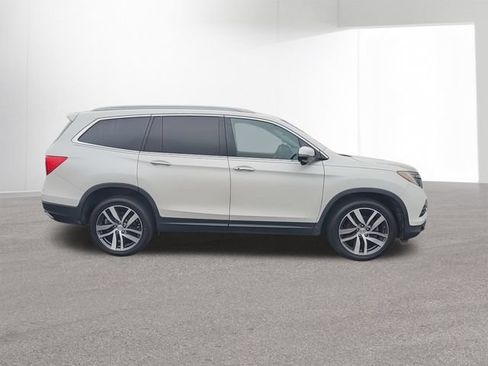 Used 2018 Honda Pilot Touring image 11