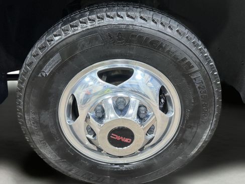 Used 2023 GMC Sierra 3500 Denali image 9