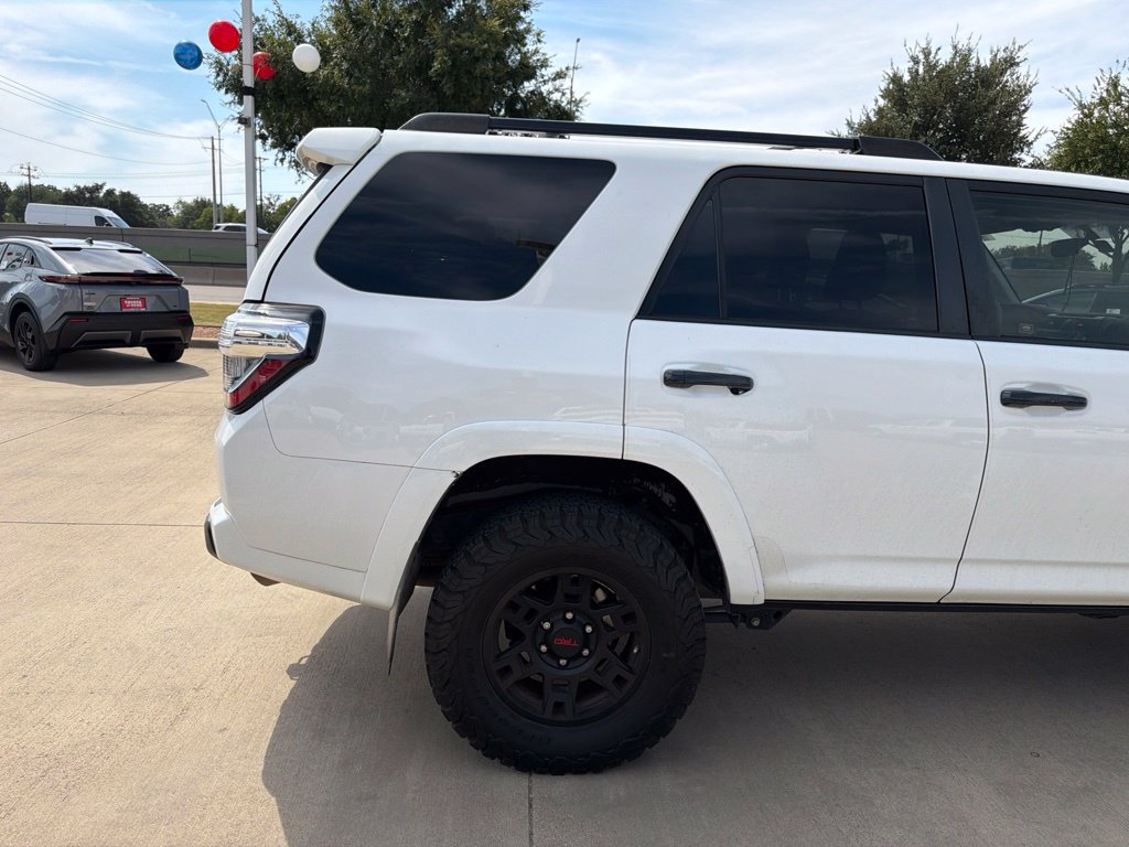 Used 2018 Toyota 4Runner TRD Off-Road AWD/4WD image 9
