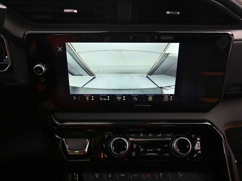 Used 2024 GMC Sierra 2500 AT4 w/ AT4 Premium Plus Package image 16