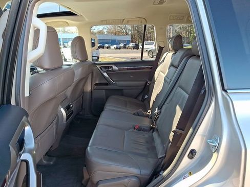 Used 2016 Lexus GX 460 image 13
