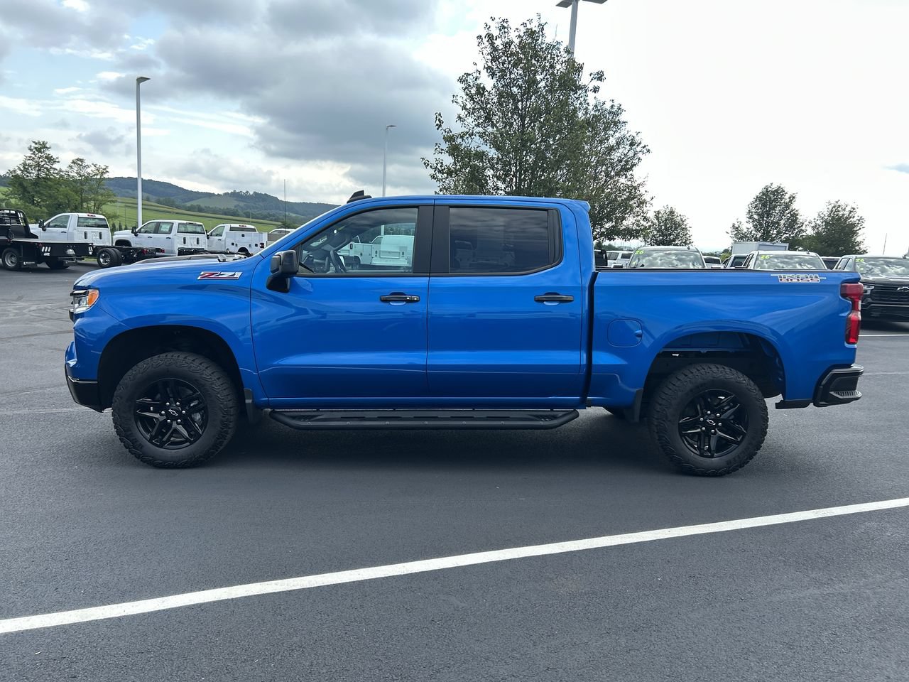 Used 2024 Chevrolet Silverado 1500 LT Trail Boss AWD/4WD image 4