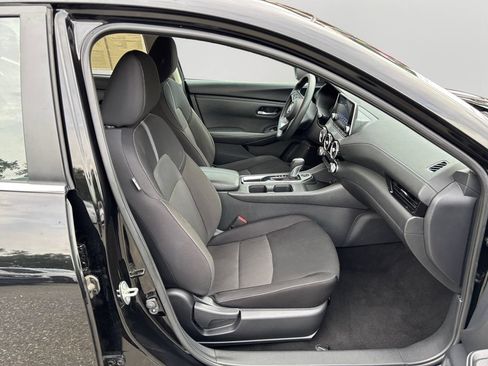 Used 2025 Nissan Sentra SV FWD image 12