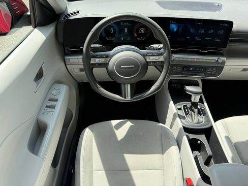 Used 2025 Hyundai Kona SEL FWD image 26