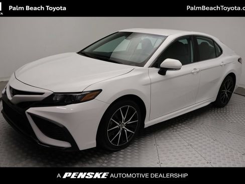 Certified 2023 Toyota Camry SE FWD image 1
