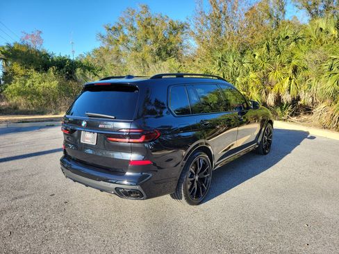 Used 2025 BMW X7 M60i image 4