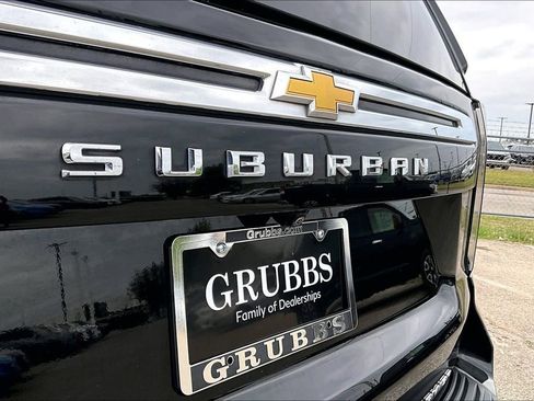 Used 2024 Chevrolet Suburban Premier AWD/4WD image 42