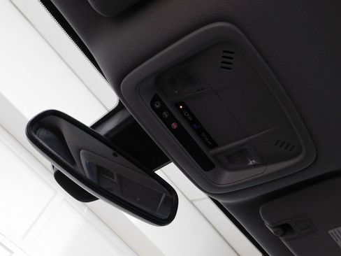 Used 2018 Chevrolet Malibu LT image 61