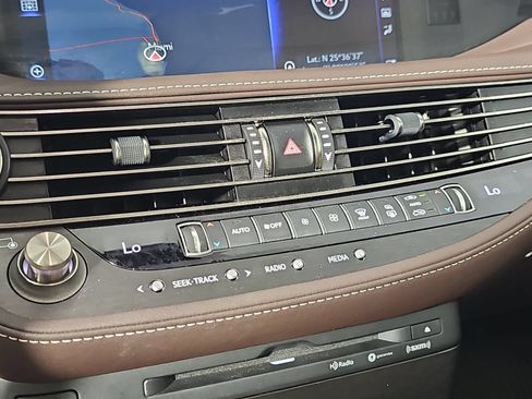 Used 2020 Lexus LS 500 AWD w/ Accessory Package (Z2) image 23