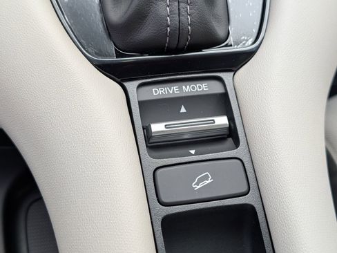 New 2026 Honda HR-V LX image 19