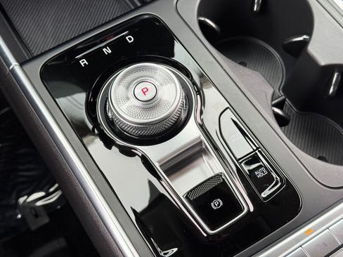 Used 2025 Kia Carnival SX w/ SX Dark Edition Package image 30