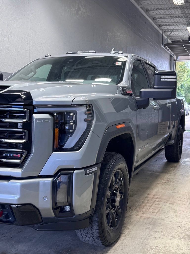 Used 2024 GMC Sierra 2500 AT4 w/ AT4 Premium Plus Package AWD/4WD image 35