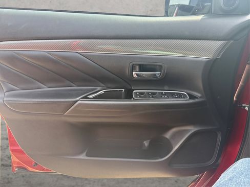 Used 2020 Mitsubishi Outlander SEL AWD/4WD image 26