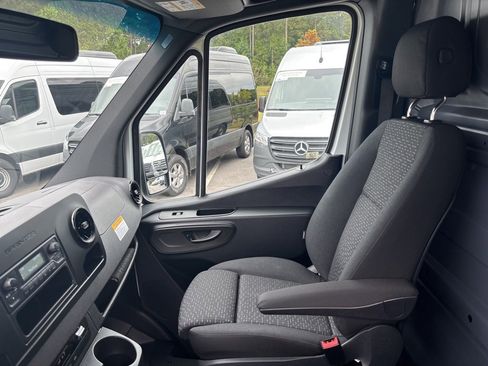 Used 2023 Mercedes-Benz Sprinter 144 Cargo image 42