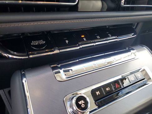 New 2025 Lincoln Aviator 2WD w/ Equipment Group 101A image 30