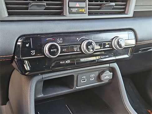 Used 2023 Honda Pilot TrailSport image 26