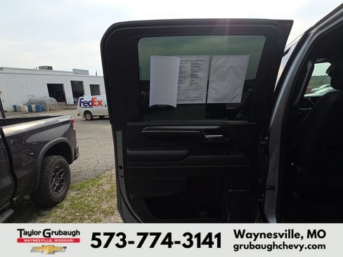 Used 2024 GMC Sierra 2500 AT4 w/ AT4 Premium Plus Package AWD/4WD image 11