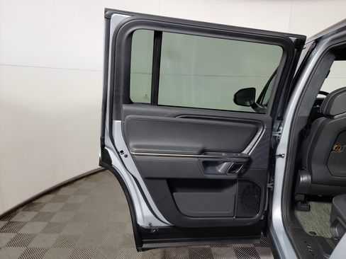 Used 2023 Rivian R1S Adventure AWD/4WD image 17