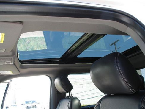 Used 2019 Ford F150 Lariat w/ Equipment Group 502A Luxury AWD/4WD image 61