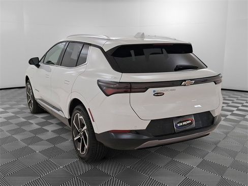 Used 2025 Chevrolet Equinox EV LT image 5