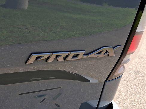 Used 2023 Nissan Frontier PRO-4X w/ Pro Convenience Package image 33