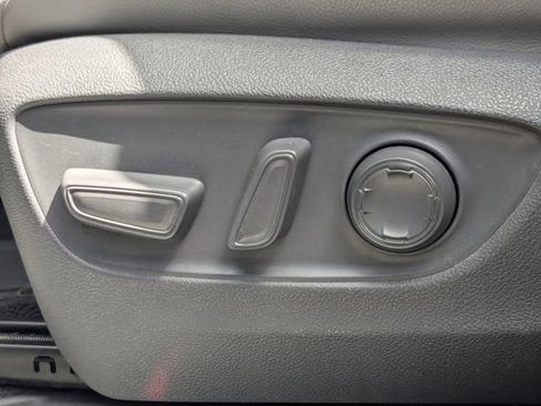 Used 2021 Toyota Sienna XLE w/ XLE Plus Package FWD image 22