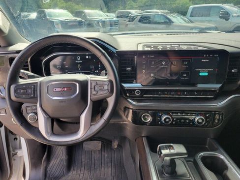 Used 2023 GMC Sierra 1500 SLT w/ SLT Premium Package AWD/4WD image 17