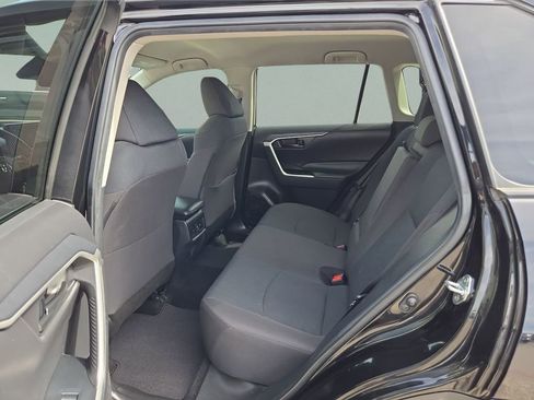 Used 2022 Toyota RAV4 LE image 16