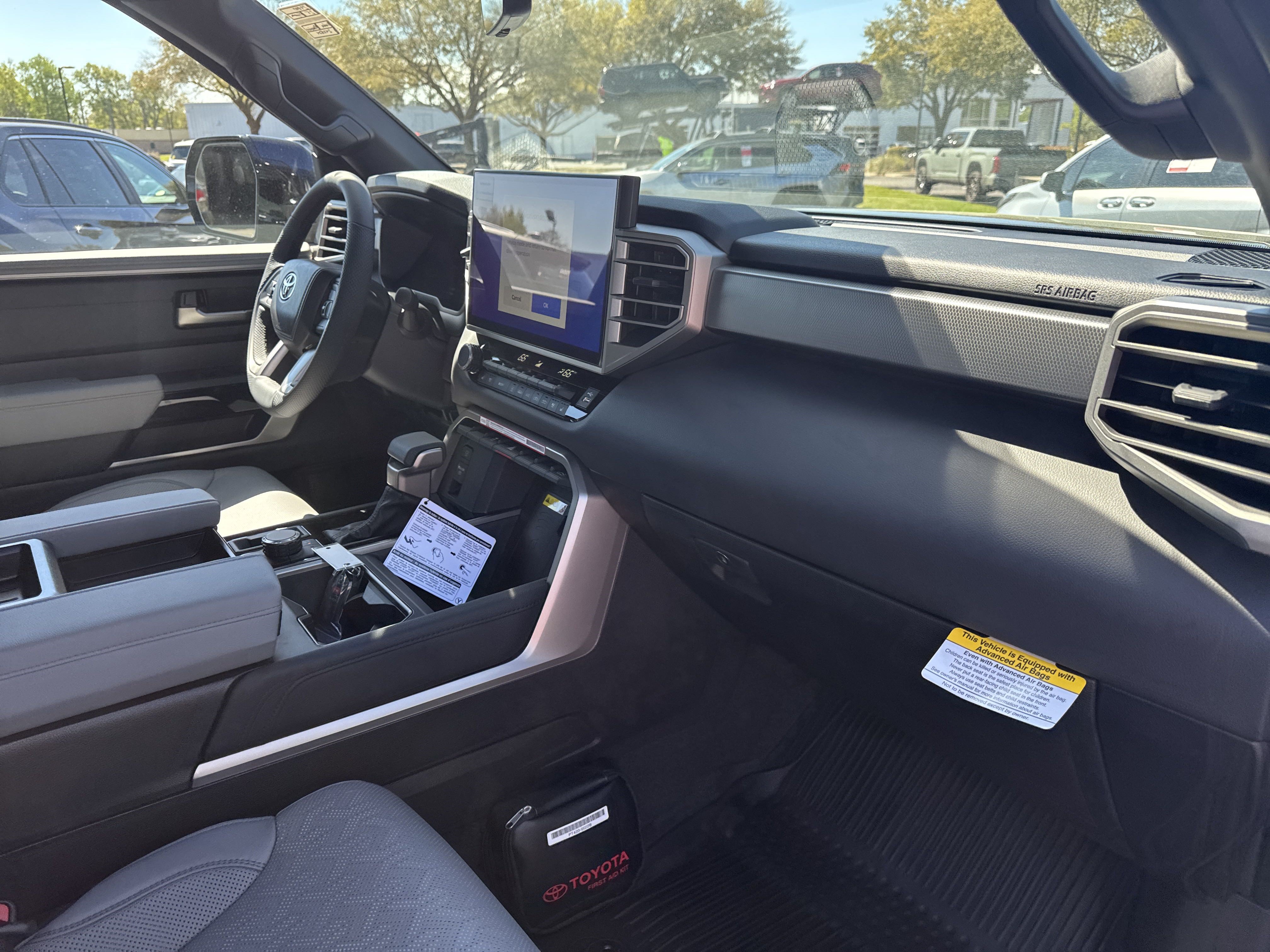 New 2025 Toyota Tundra Limited AWD/4WD image 33