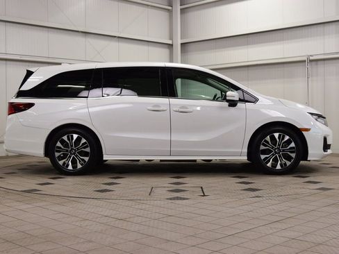 Used 2025 Honda Odyssey Elite image 9