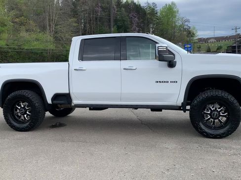 Used 2022 Chevrolet Silverado 3500 LTZ w/ LTZ Convenience Package image 2