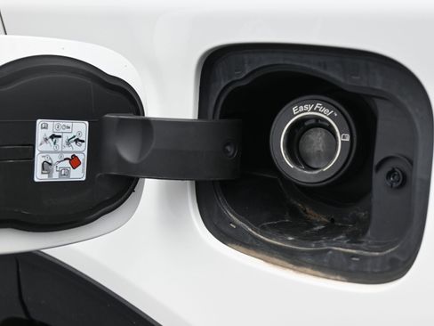 Used 2023 Ford Explorer XLT w/ Equipment Group 202A image 11