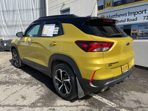 Used 2023 Chevrolet TrailBlazer RS w/ Sun and Liftgate Package image 3